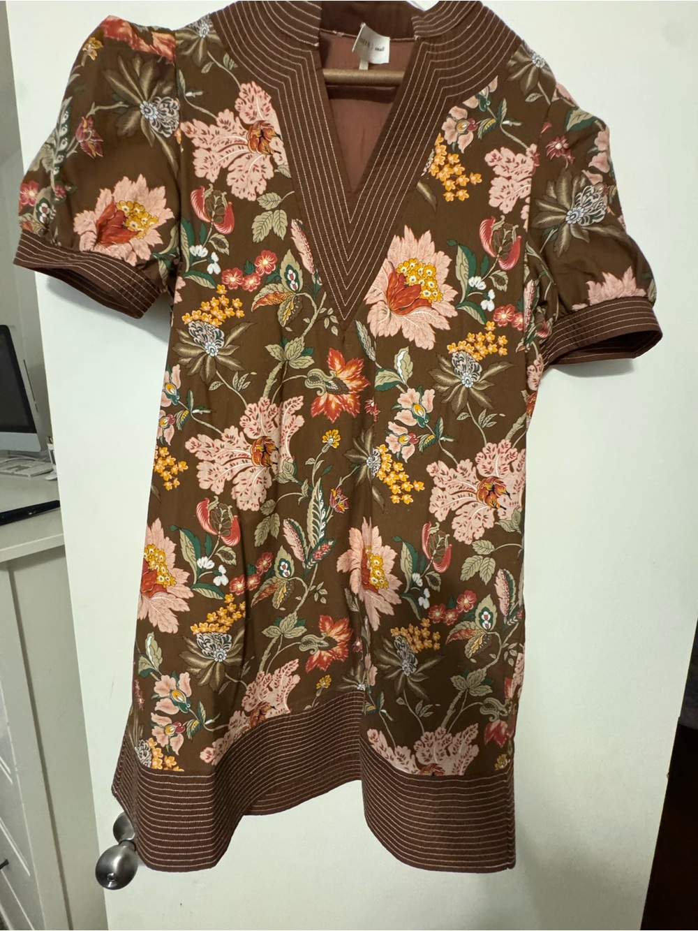 ENTRO Floral Brown Short Sleeve Shift Dress - Picture 2 of 3